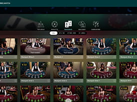 Blick auf die Lobby mit den Evolution Gaming Live Dealer Blackjack Spielen im Luckland Casino.